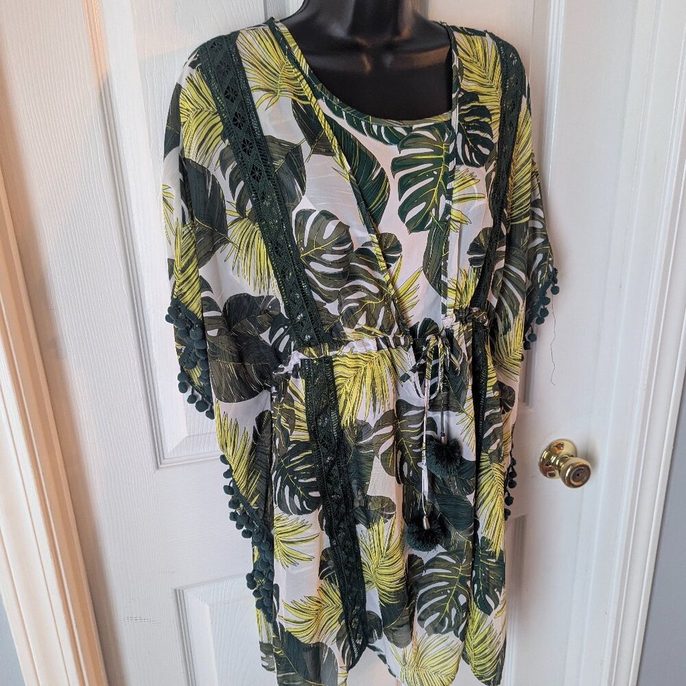 Time & Tru tropical leaf green and white print 2 piece set - one size